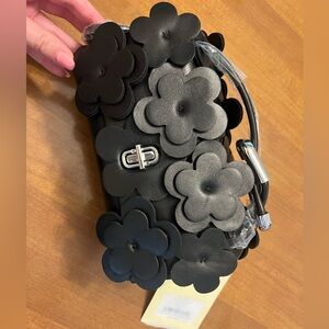BRAND NEW MARC JACOBS BLACK DAISY PURSE